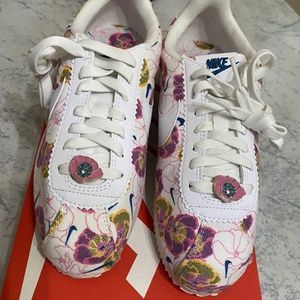 Nike Cortez White Floral, Size 7, New